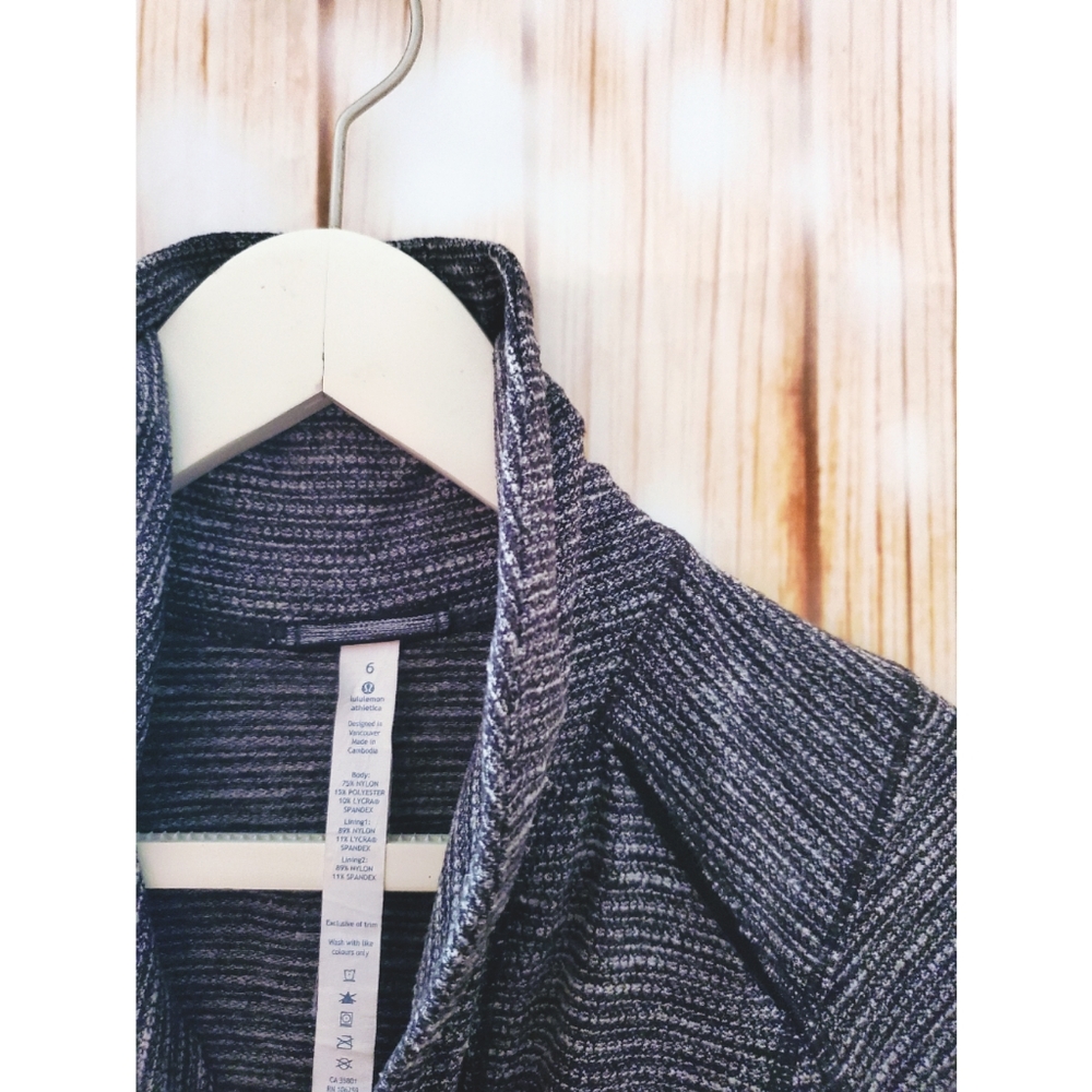 Lululemon Think Fast Pull over 1/2 Zip - Picture 3 of 4